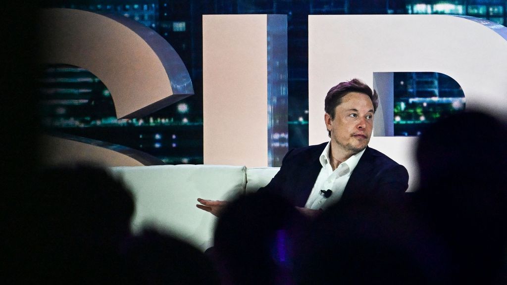 Former Tesla Executive Explains How Elon Musk Juggles Four Companies And His Time